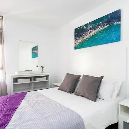 Home2book Americas Bright Apartment *