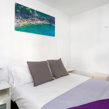 Home2book Americas Bright Apartment *